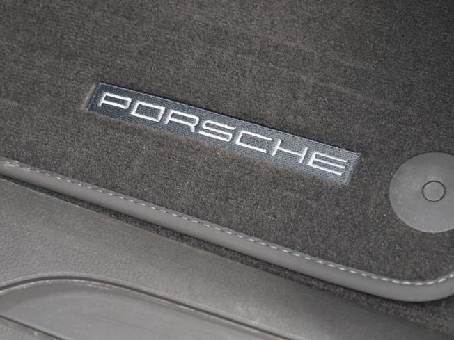 PORSCHE Macan Photo 32