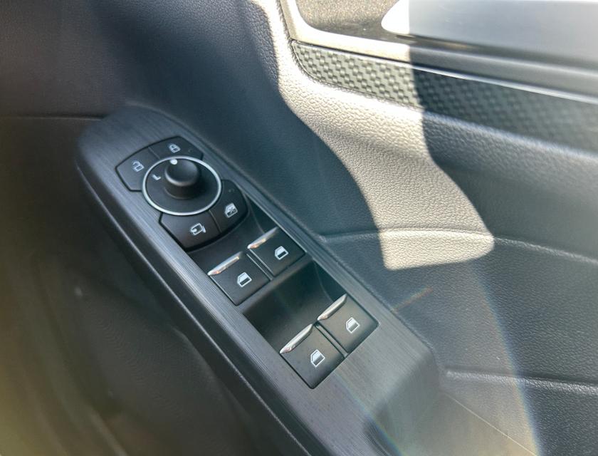 Ford Kuga Photo e685da26-f634-4afd-8788-56ed7b26e980.jpg