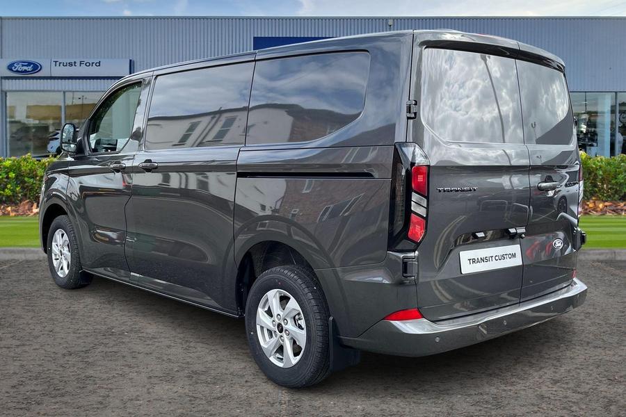 Ford TRANSIT CUSTOM Photo e68aad61-74bf-4be7-a597-8a6c04a132e2.jpg