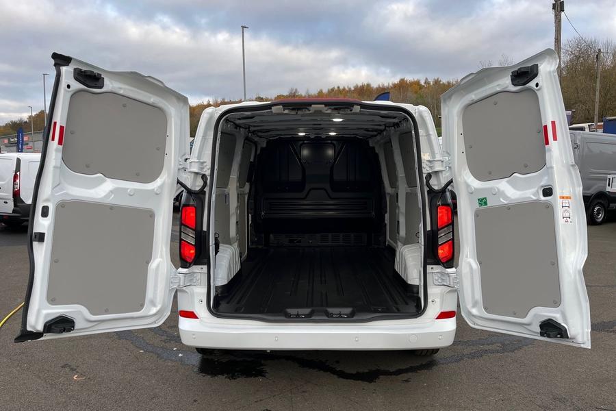 Ford TRANSIT CUSTOM Photo e6904e67-f18b-40f5-80d5-466d924859bd.jpg