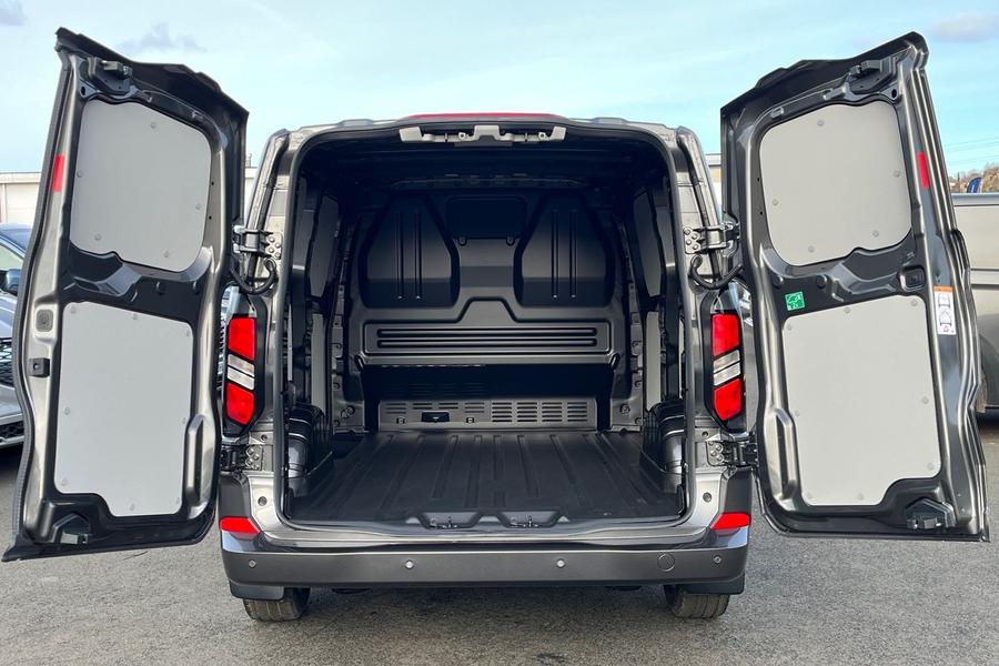 Ford TRANSIT CUSTOM Photo e6d0aab9-c25f-4cae-ada1-fd137e1a6170.jpg