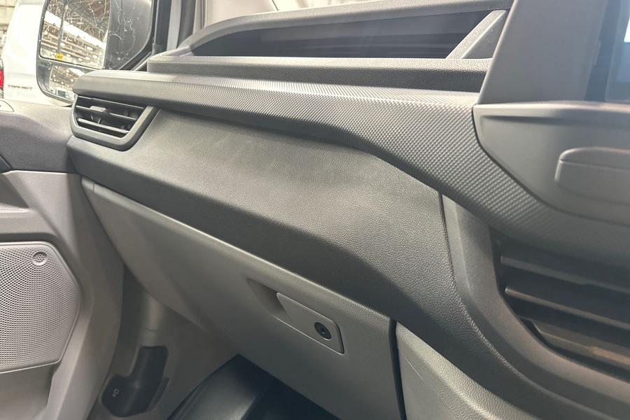 Ford TRANSIT CUSTOM Photo e6e24285-b16e-4117-84d1-e04f310ff30e.jpg