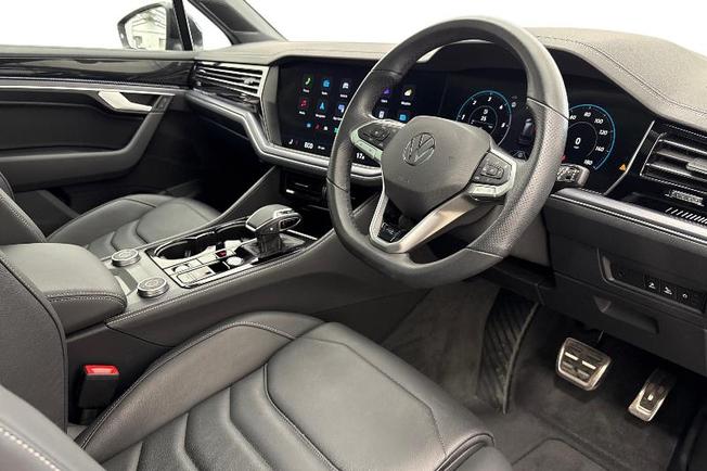 VOLKSWAGEN Touareg Photo 6
