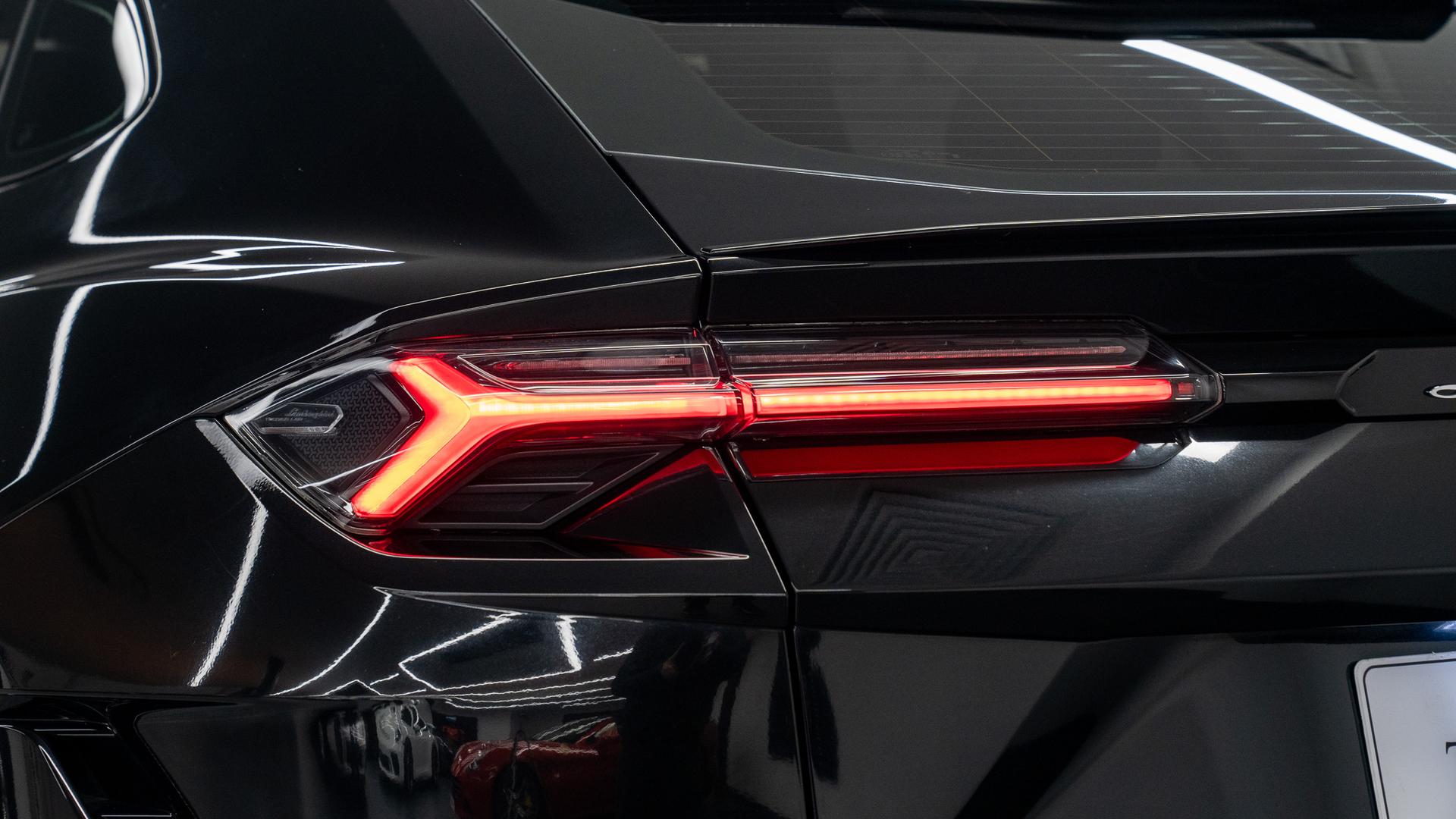 LAMBORGHINI Urus Photo e6e43847-d497-4ec7-915a-5255b51c23c9.jpg