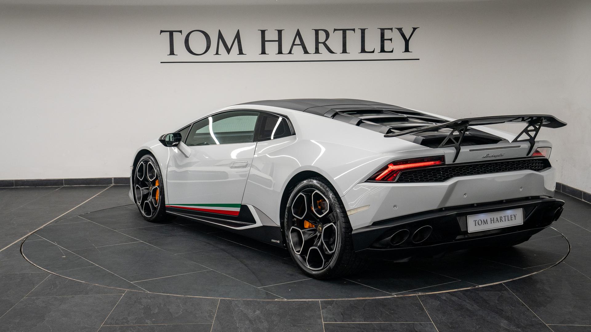 LAMBORGHINI Huracan Photo e71a8e3d-2cfa-45e1-a5ae-24b4f0324d9d.jpg