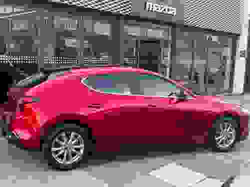 Mazda 3 Photo e7203b8a-4da4-41de-82cd-aac4eb601101.jpg