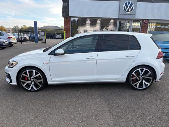 Volkswagen Golf Photo e7248e09-12a1-4d0e-8633-4111ab12852e.jpeg