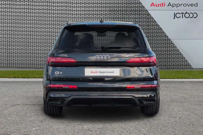 AUDI Q7 Photo 7