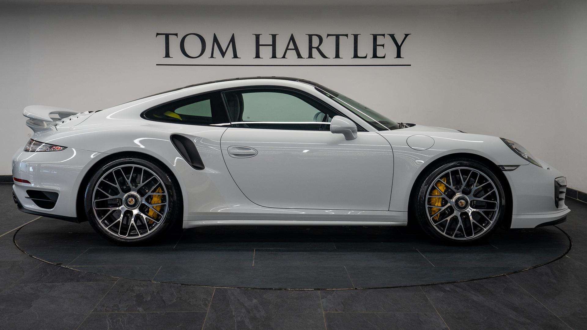 Porsche 911 Photo e730b0b9-a168-48de-a9db-6c8b9798af45.jpg