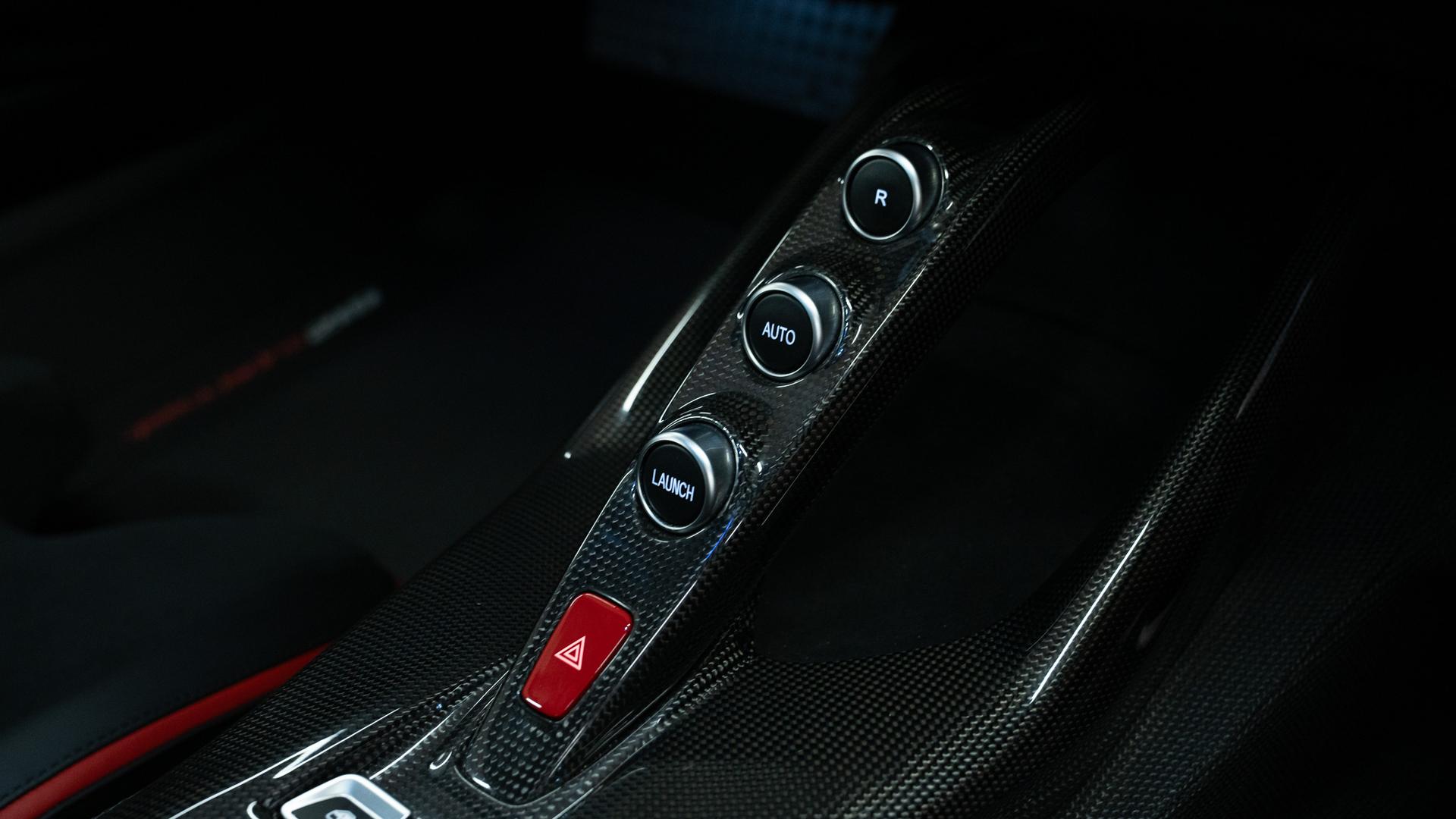 Ferrari 812 Superfast Photo e73211c6-c7fc-4c32-bc28-40fdac0cc23a.jpg