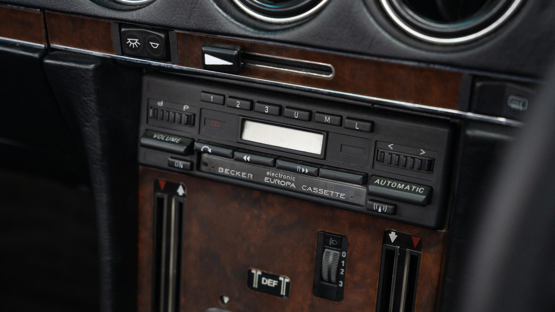 Mercedes-Benz 300 Photo e73fdf72-763d-4fa4-bcec-73375bf71b73.jpg