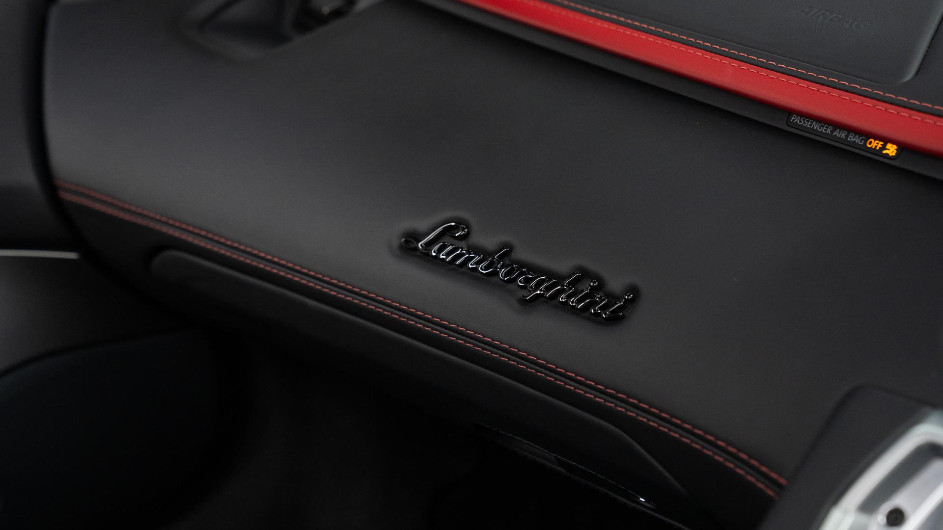 LAMBORGHINI Aventador Photo e7467682-4fe5-4971-8d1a-d1cefd7e577d.jpg