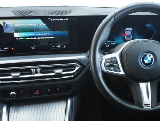 BMW i4 Photo e7487077-4bae-4939-90f8-d151711c1d69.jpg