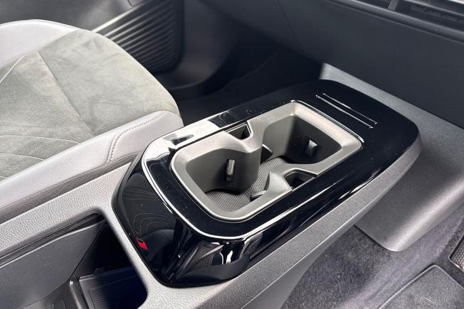 VOLKSWAGEN ID.4 Photo 30