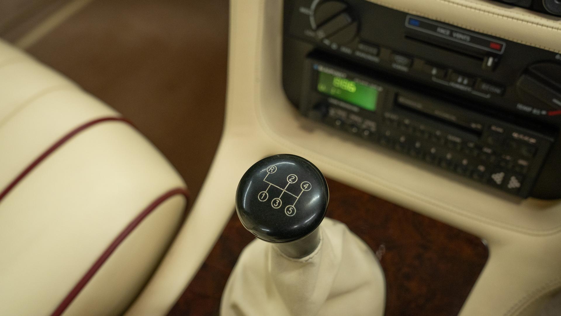 Aston Martin Virage Photo e75acaa4-c889-40d8-a980-3356aa42dbba.jpg