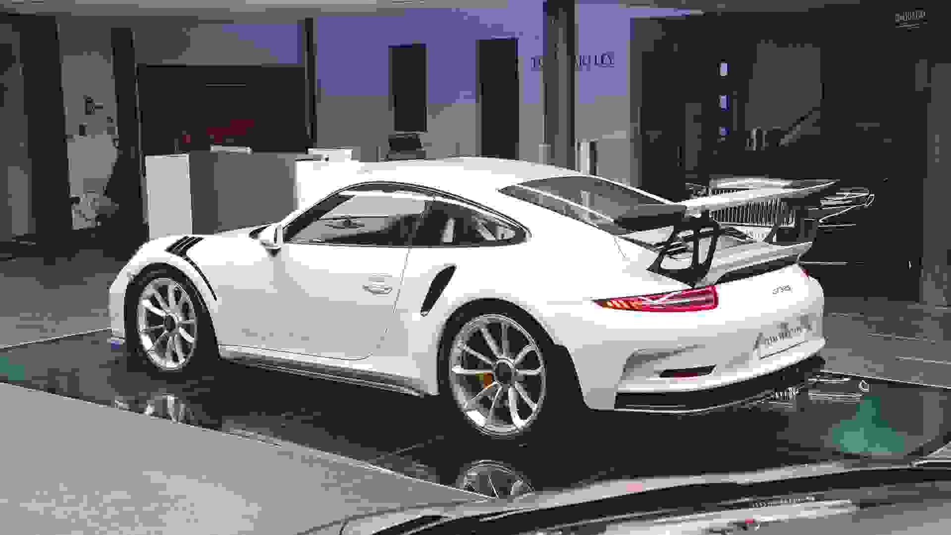 Porsche 911 Photo e75c021a-97a1-4fcf-8038-4058855fae50.jpg