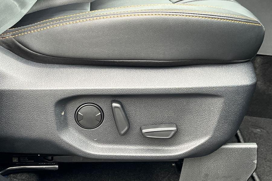 Ford RANGER Photo e75e1bcb-d610-4b0a-86b3-19df2dab9297.jpg