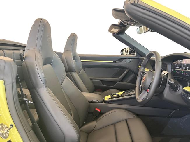 PORSCHE 911 Photo 19
