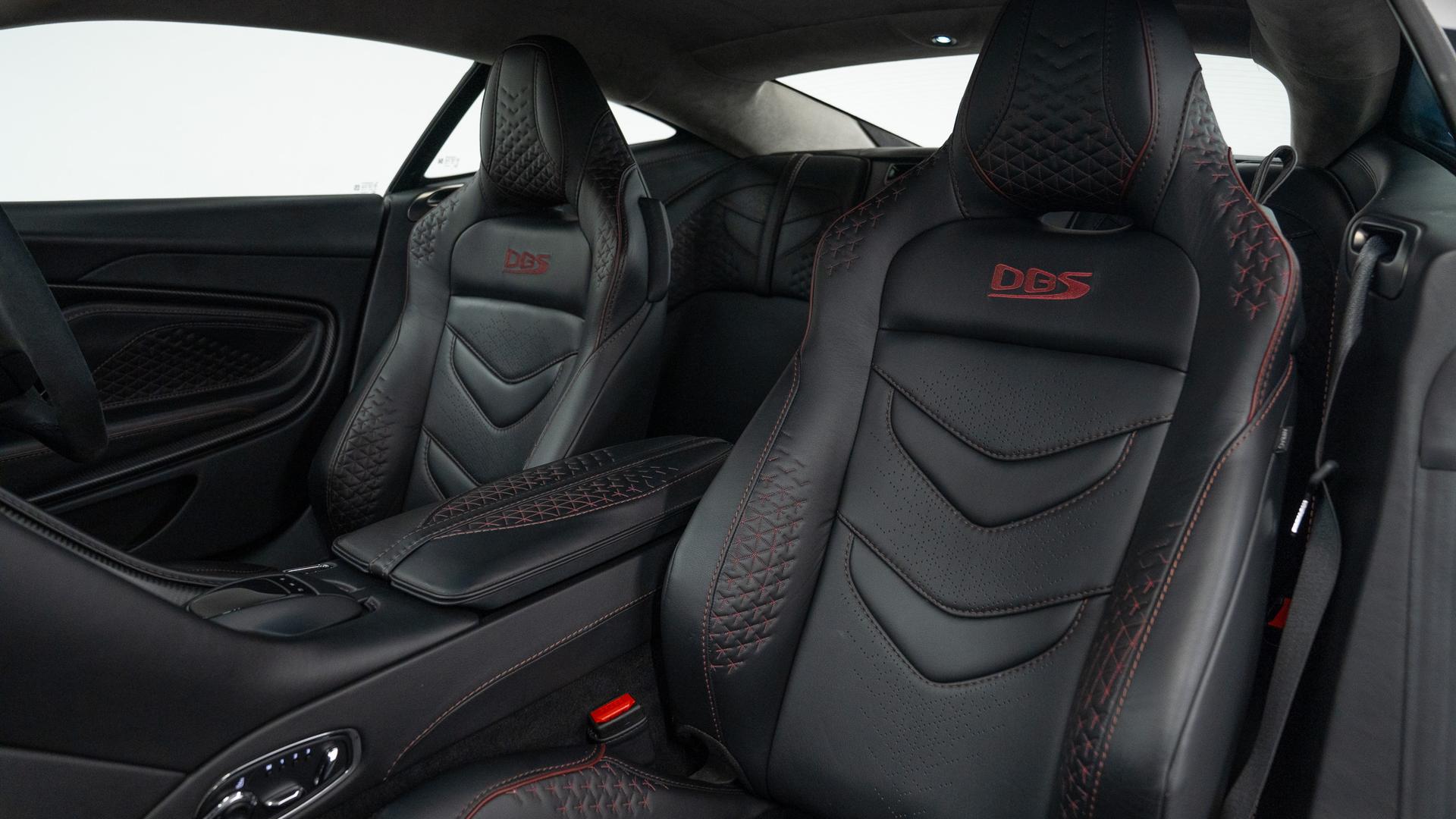 Aston Martin DBS Photo e76cf1a0-04a8-47af-8ebf-60db4f46d6b3.jpg