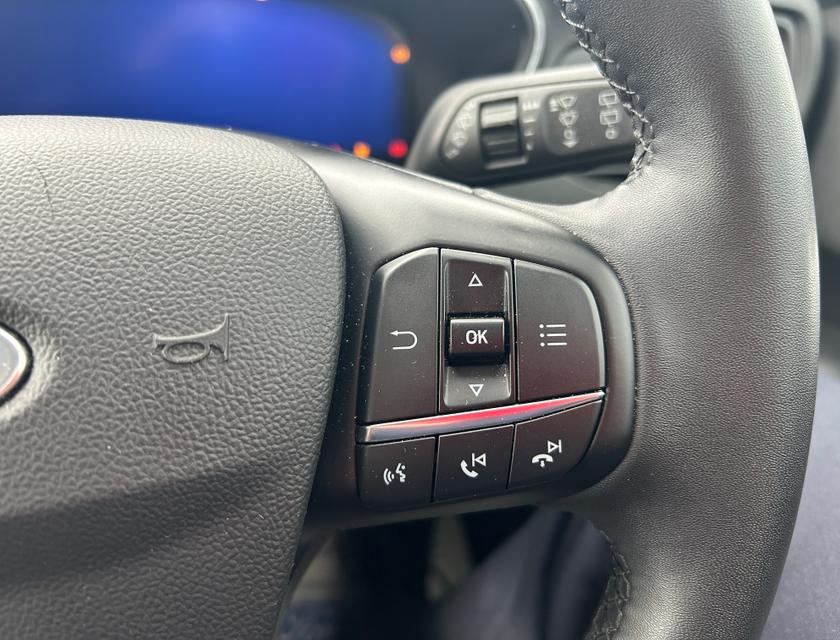 Ford Focus Photo e775b569-9b72-4afe-96e3-d609d9f85ebf.jpg