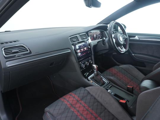 Volkswagen Golf Photo e7a920b8-13c9-4e92-ad37-ddd0e712a0b8.jpg