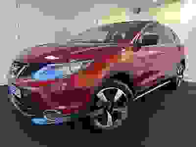 Used 2015 Nissan Qashqai 1.6 DIG-T n-tec SUV 5dr Petrol Manual 2WD Euro 6 (s/s) (163 ps) at Hodgson Car Sales