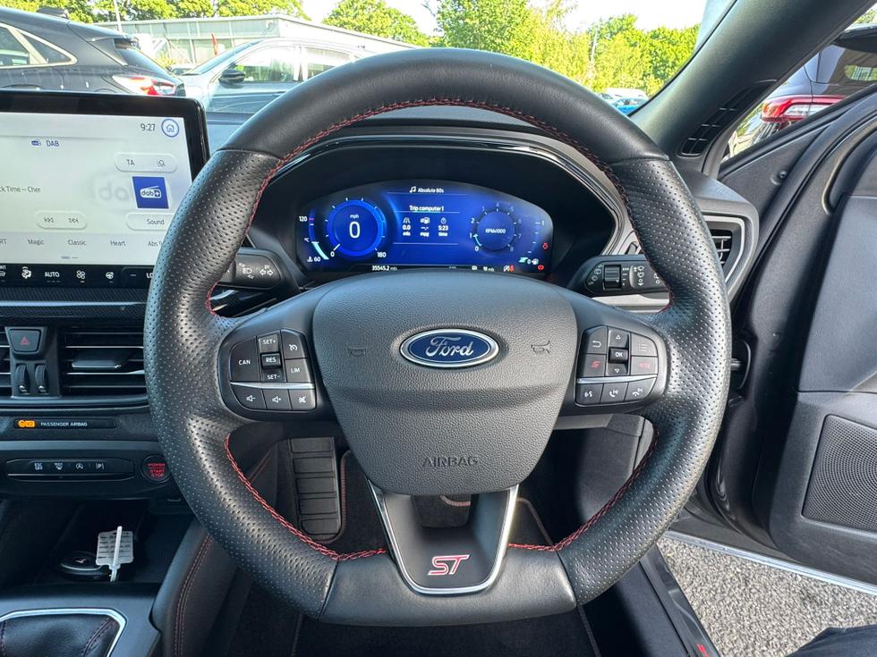Ford Focus Photo e7b19bb6-2742-4d4f-bc83-70f7581c083c.jpeg