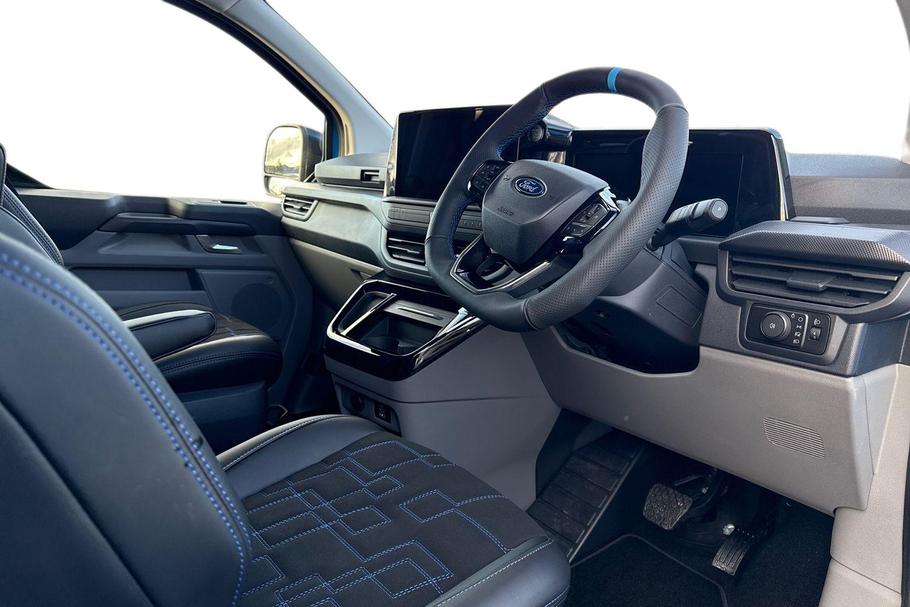 Used Ford TRANSIT CUSTOM L1DCIVMSRT9 13