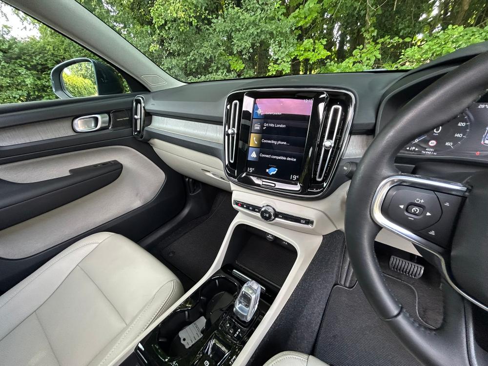 Used Volvo XC40 HG70AAO 27