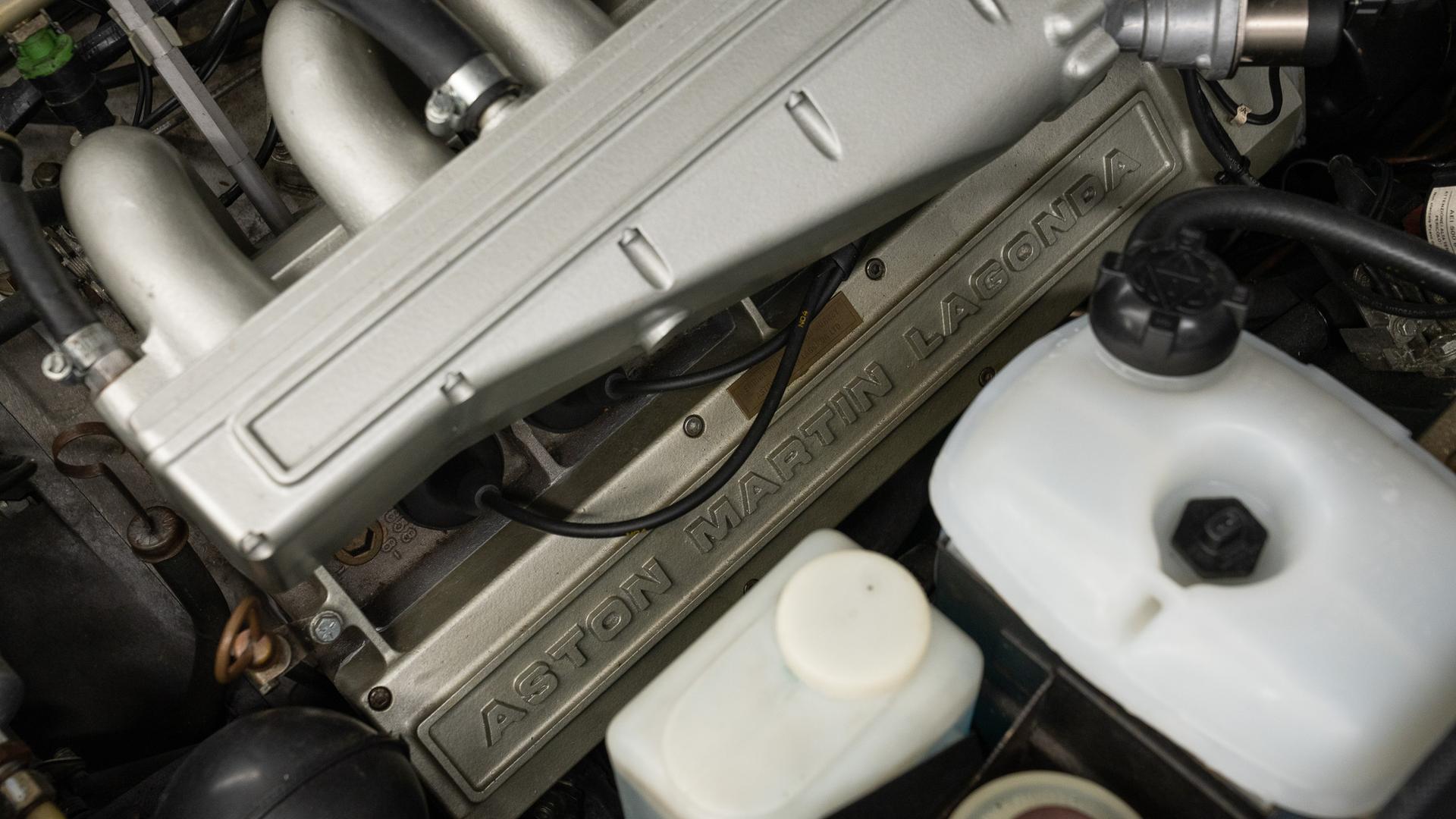 Aston Martin V8 Photo e7cec6ec-fe74-41f6-a400-ae8e2c42025c.jpg