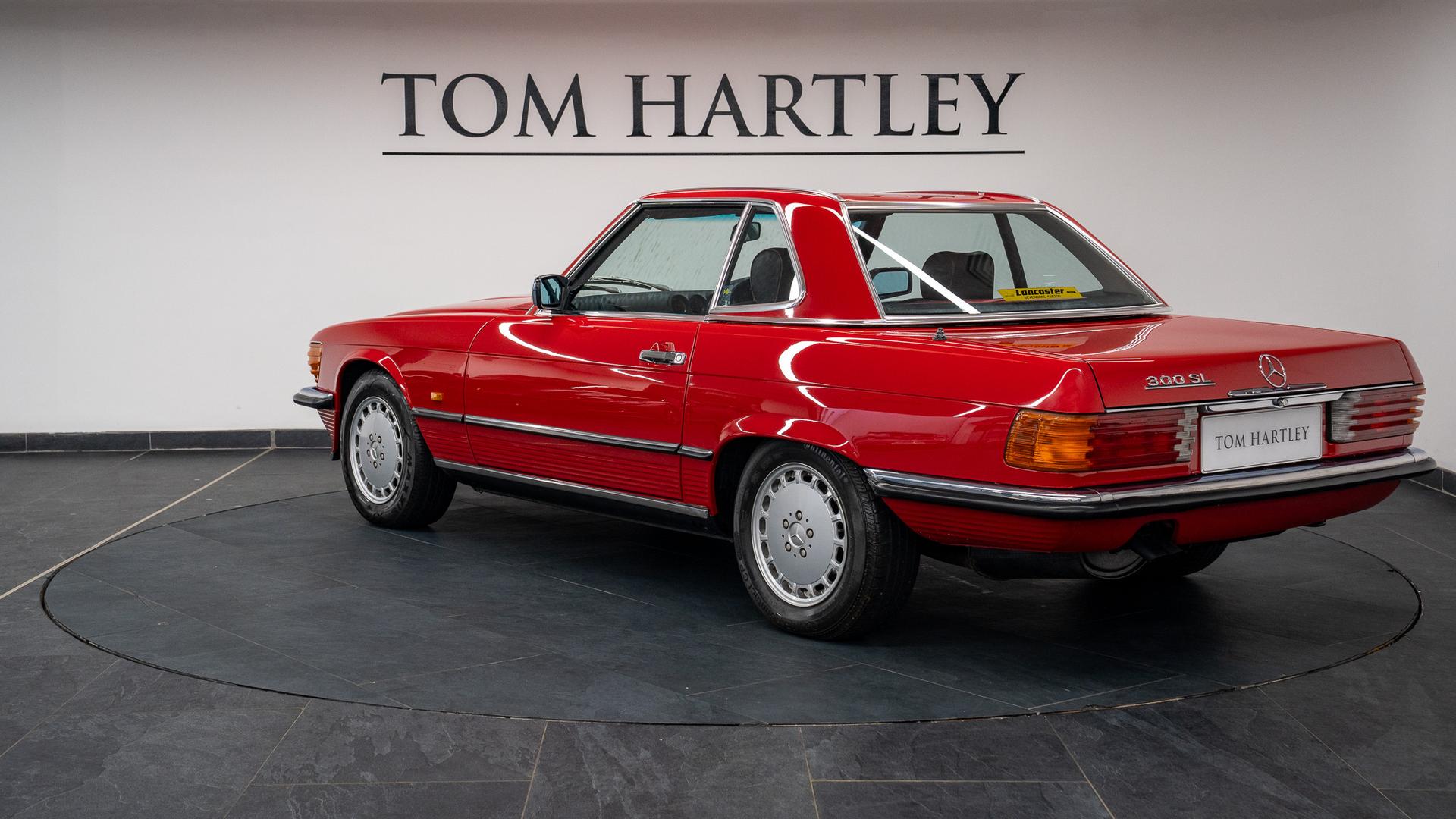 Mercedes-Benz 300 Photo e7e19089-c79f-4e9a-a16d-15c10b349c56.jpg