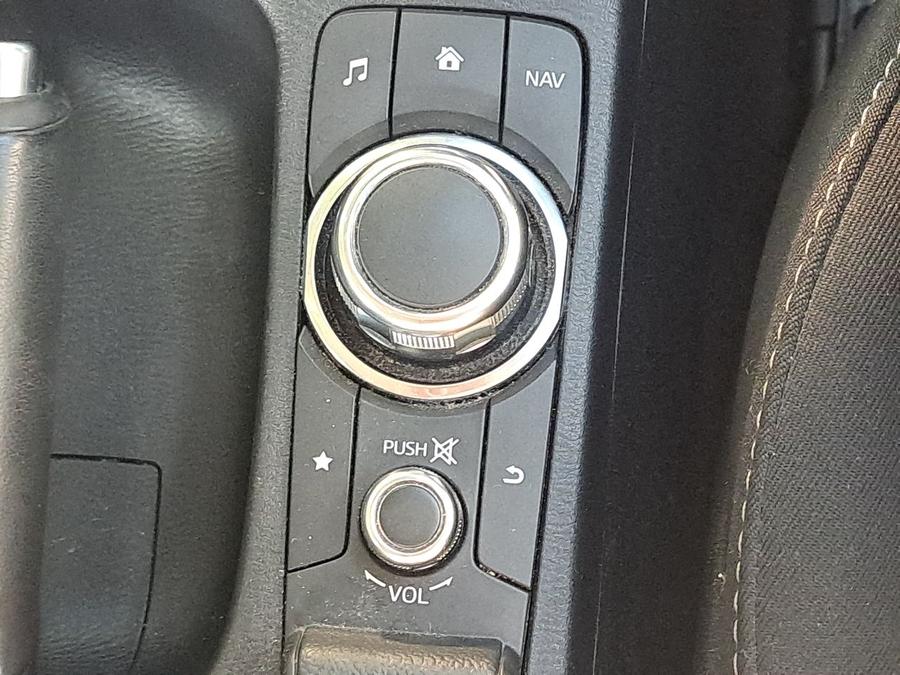 Mazda Mazda2 Photo e7e453c3-31c8-4535-a85c-1092e10e9a11.jpg