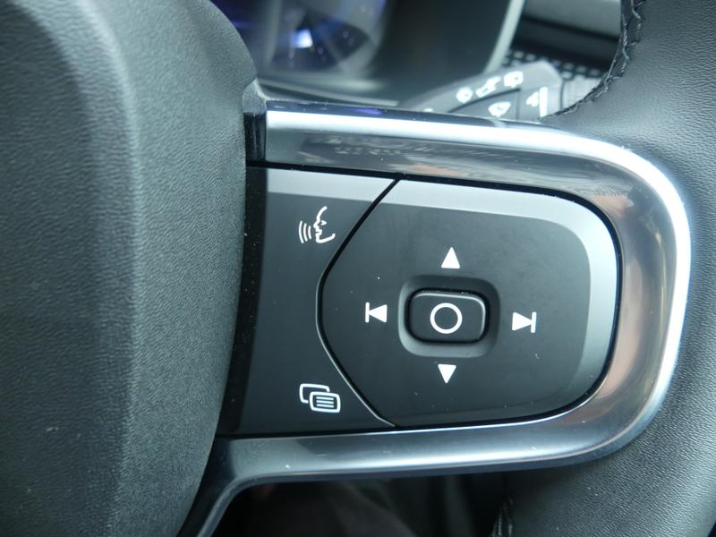 Volvo XC40 Photo e7f150eb-ae1e-4d21-b6e8-2d8a899cb529.jpg