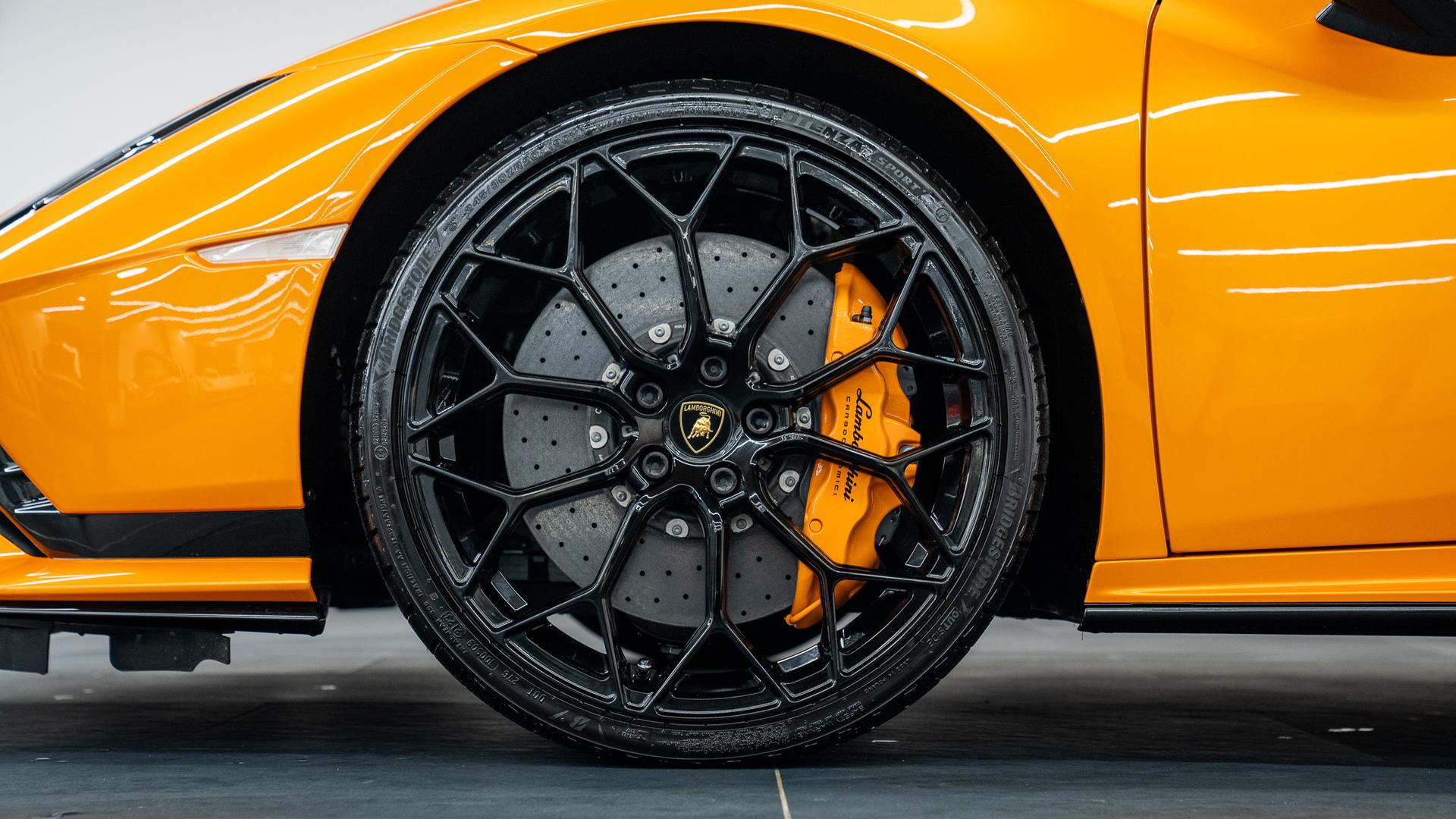 LAMBORGHINI Huracan Photo e80c5ed8-be46-4994-8c60-a79b971367b8.jpg