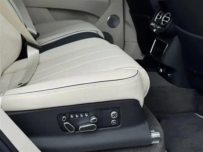 BENTLEY Bentayga Photo 20