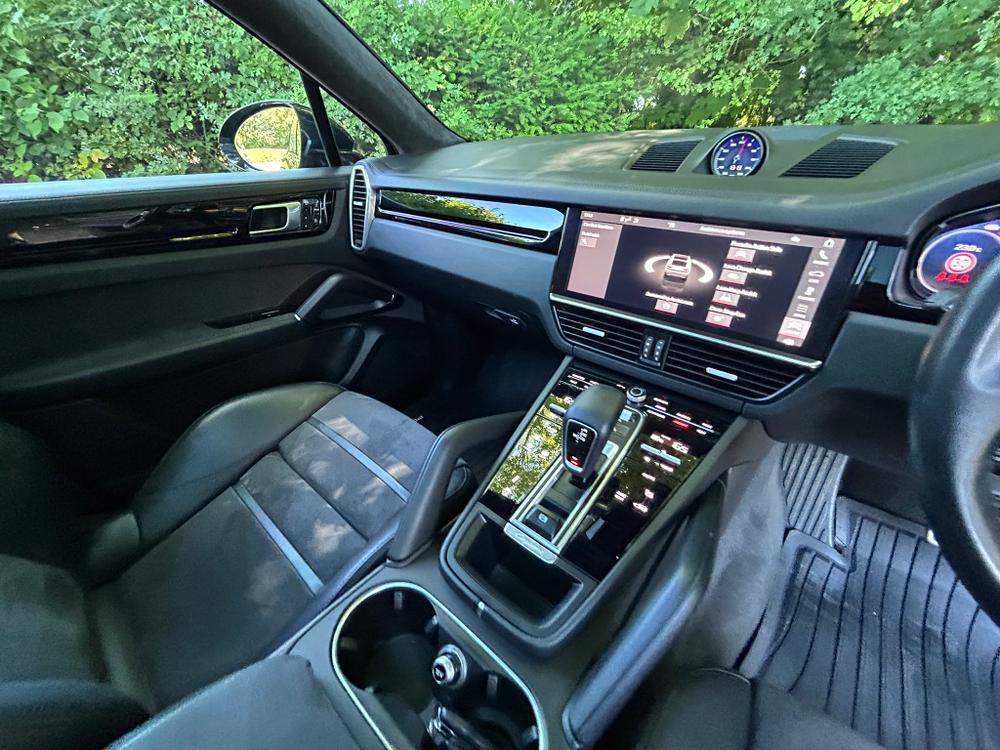 Used Porsche Cayenne FN70DNE 27