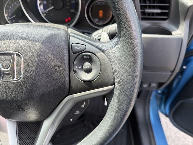 Honda Jazz Photo e85a86de-dd99-4241-a672-540315833012.jpg