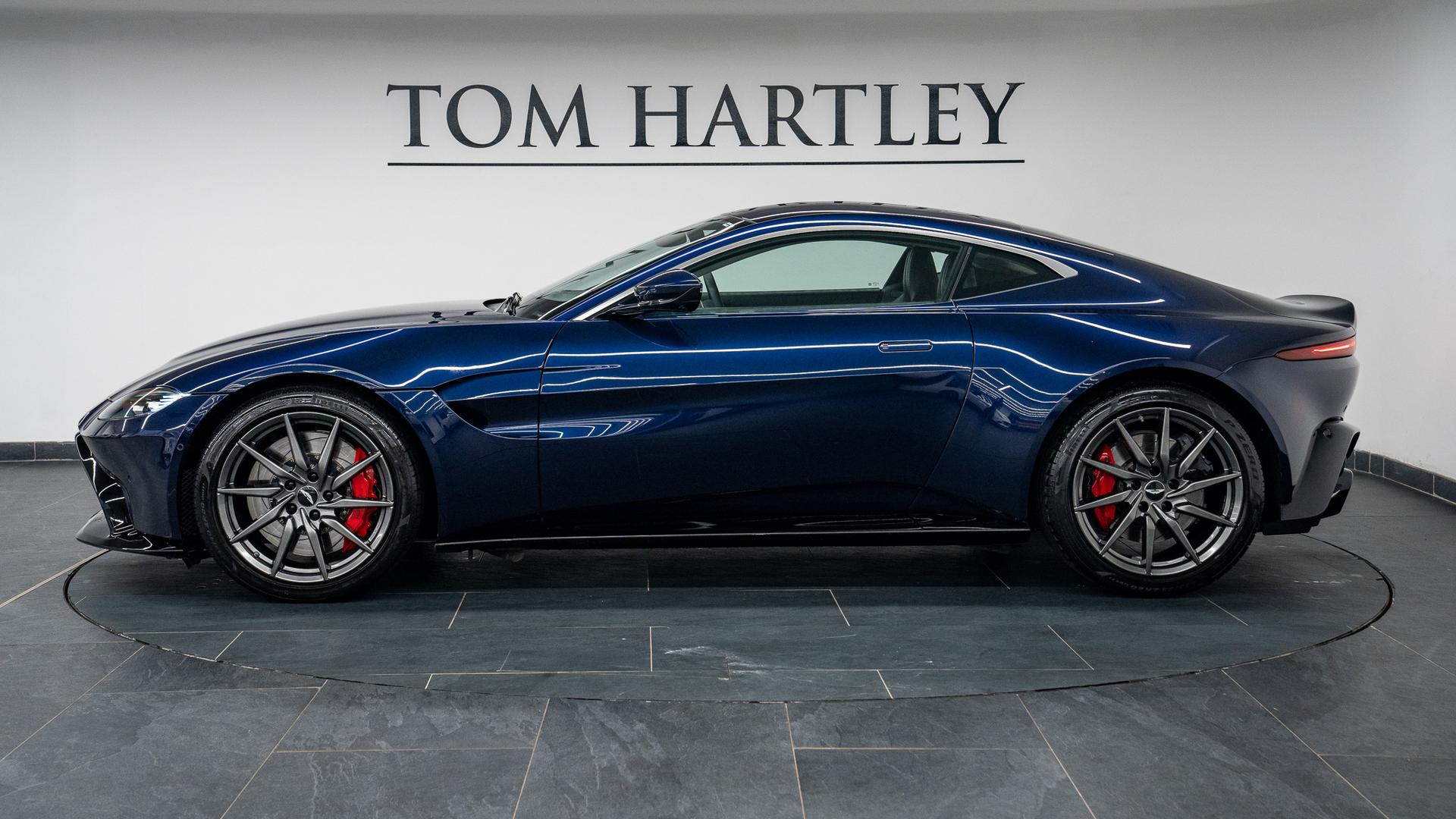 Aston Martin Vantage Photo e86906b3-719f-454e-a7a1-03dc4ab79804.jpg