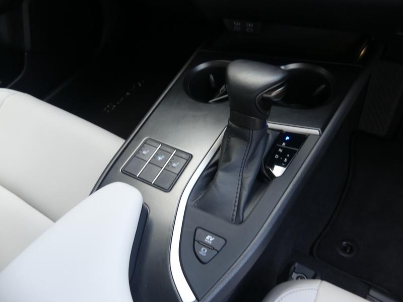 Lexus UX Photo e88b36a2-42ad-4b56-a32c-0f3653b29f26.jpg