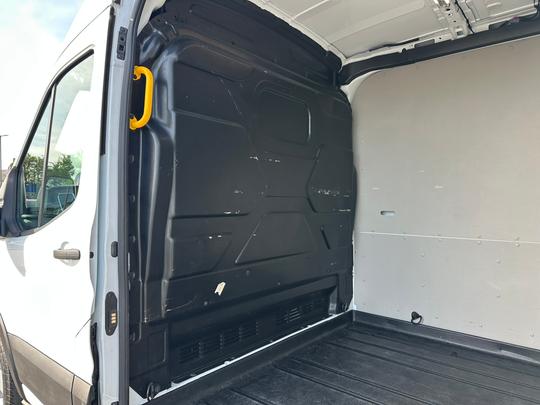 Ford Transit Photo e898e581-4dd4-49db-8546-64f6e05165b9.jpg