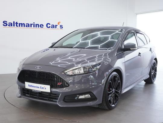 Ford Focus Photo e8a6abe0-e13e-4802-aacc-75b2994b5fe0.jpg