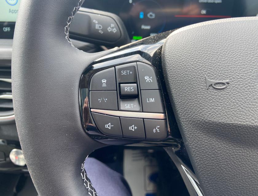 Ford Kuga Photo e8c3b8b0-6ed6-4039-91b5-02c3dcad0286.jpg