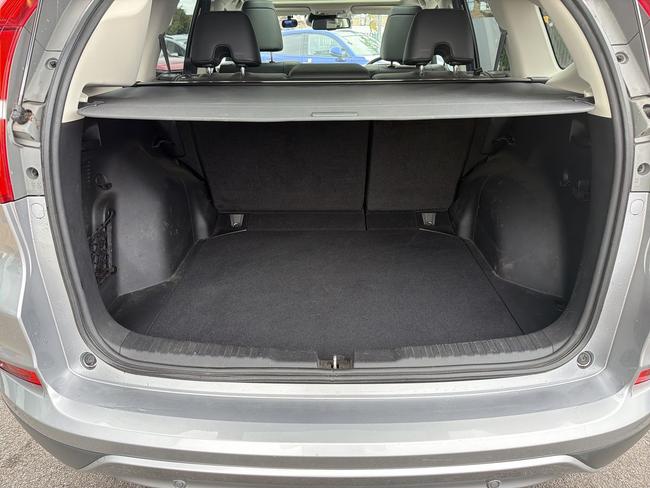 Honda CR-V Photo e8c5c4bf-be96-48f4-826d-7c241b3b7363.jpg