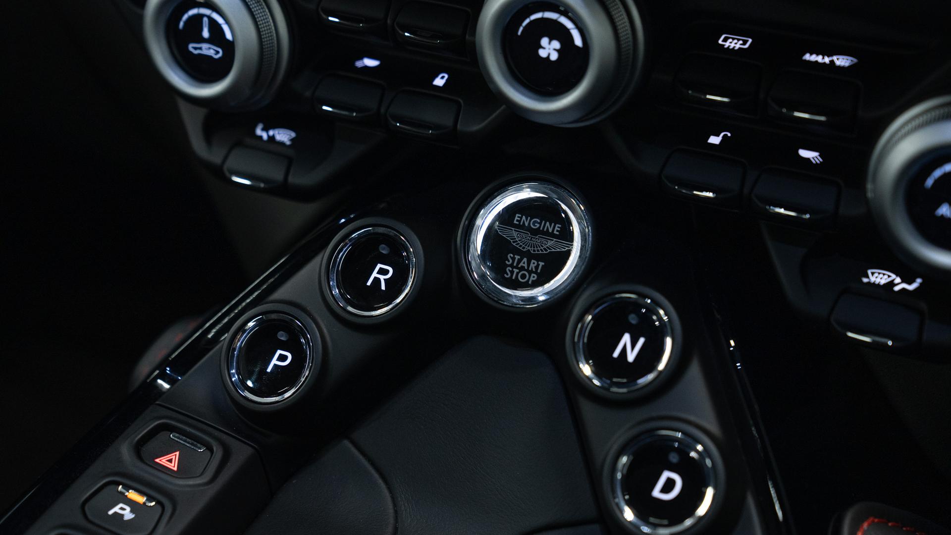 Aston Martin Vantage Photo e8e96b82-e562-4a80-88d3-3f1f6aba41ac.jpg