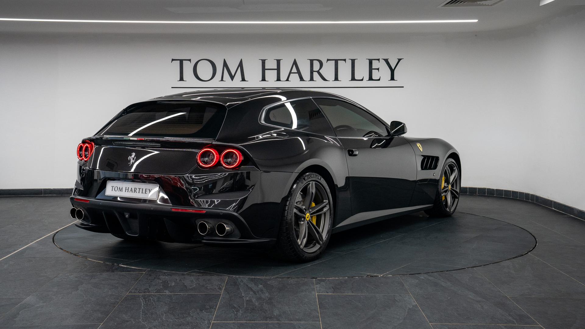 Ferrari GTC4 Lusso Photo e91fe481-e03c-427d-8f86-52f048c44a10.jpg