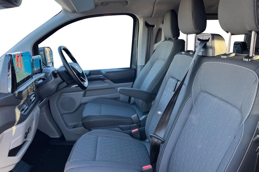 Ford TRANSIT CUSTOM Photo e92d876e-169c-4cf7-87c8-1cf82d73368c.jpg