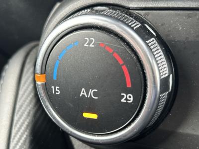 Mazda Mazda2 Photo 18