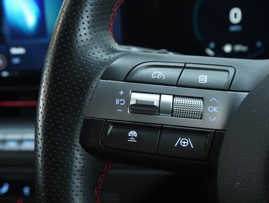 Hyundai KONA Photo e950b570-416f-46c9-b477-1b3865949e21.jpg