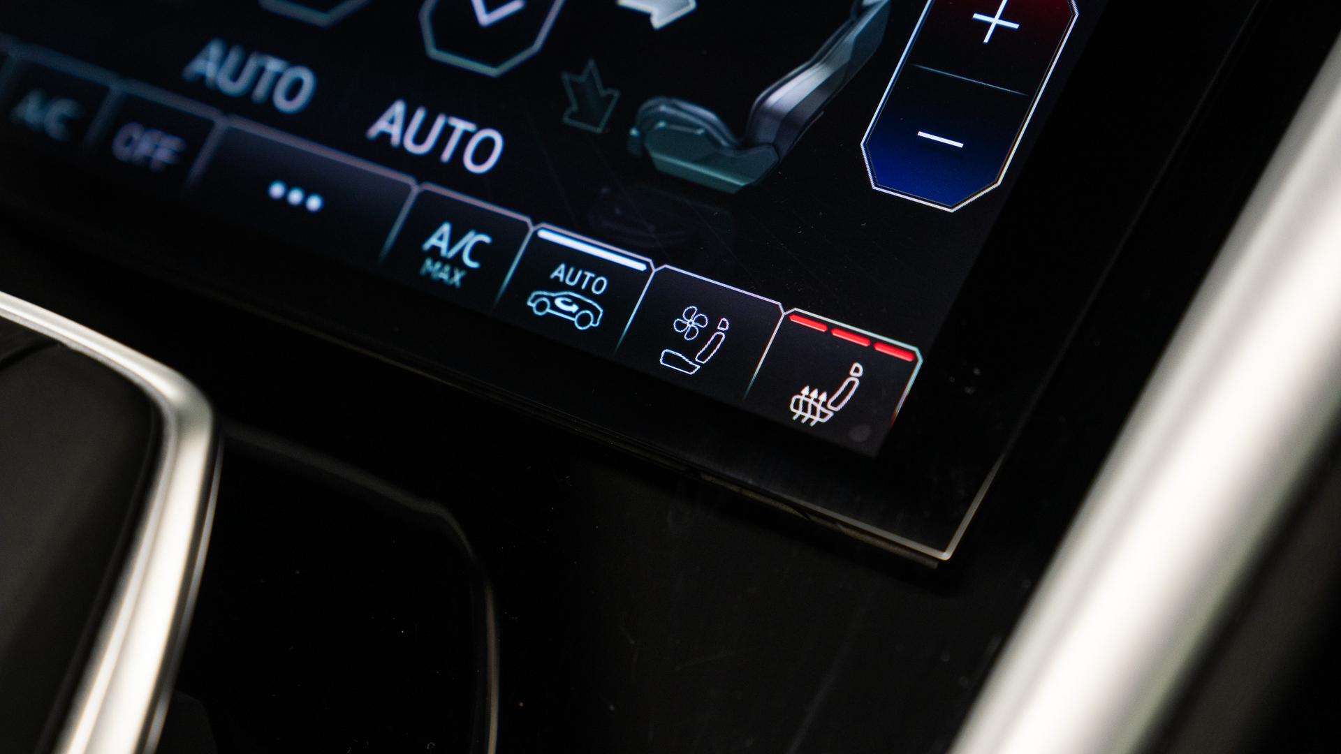 LAMBORGHINI Urus Photo e95ac58d-3521-47e8-8fd2-5fe5df451c43.jpg