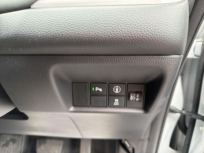 Honda Jazz Photo e9658160-648d-4ee1-8967-4b4b8bdc5433.jpg